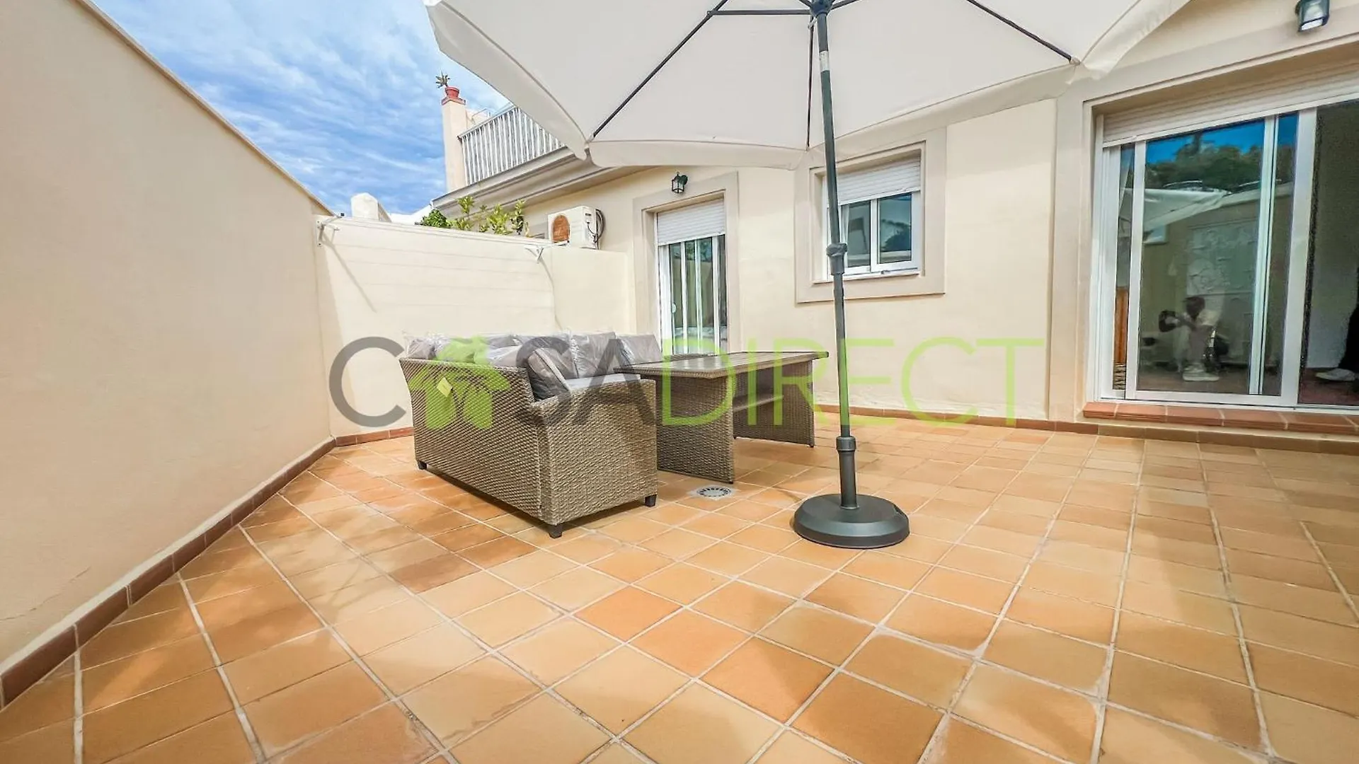 Bright 2-Bedroom Apartment With Private Patio And Communal Roof Terrace In Centr Nerja 0*,  Spanien